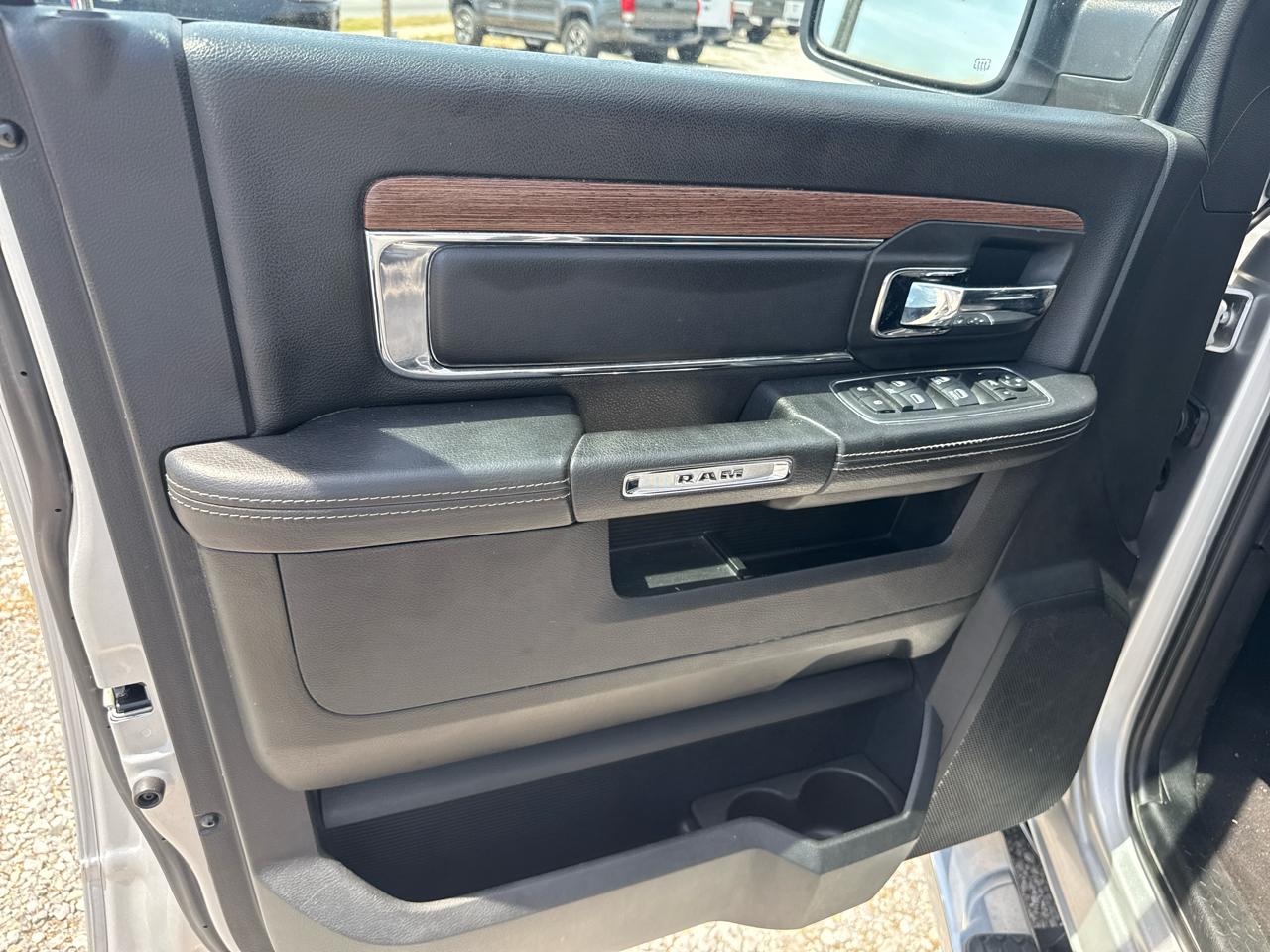 RAM 1500 Laramie 4x4 Crew Cab 5'7" Box 2018