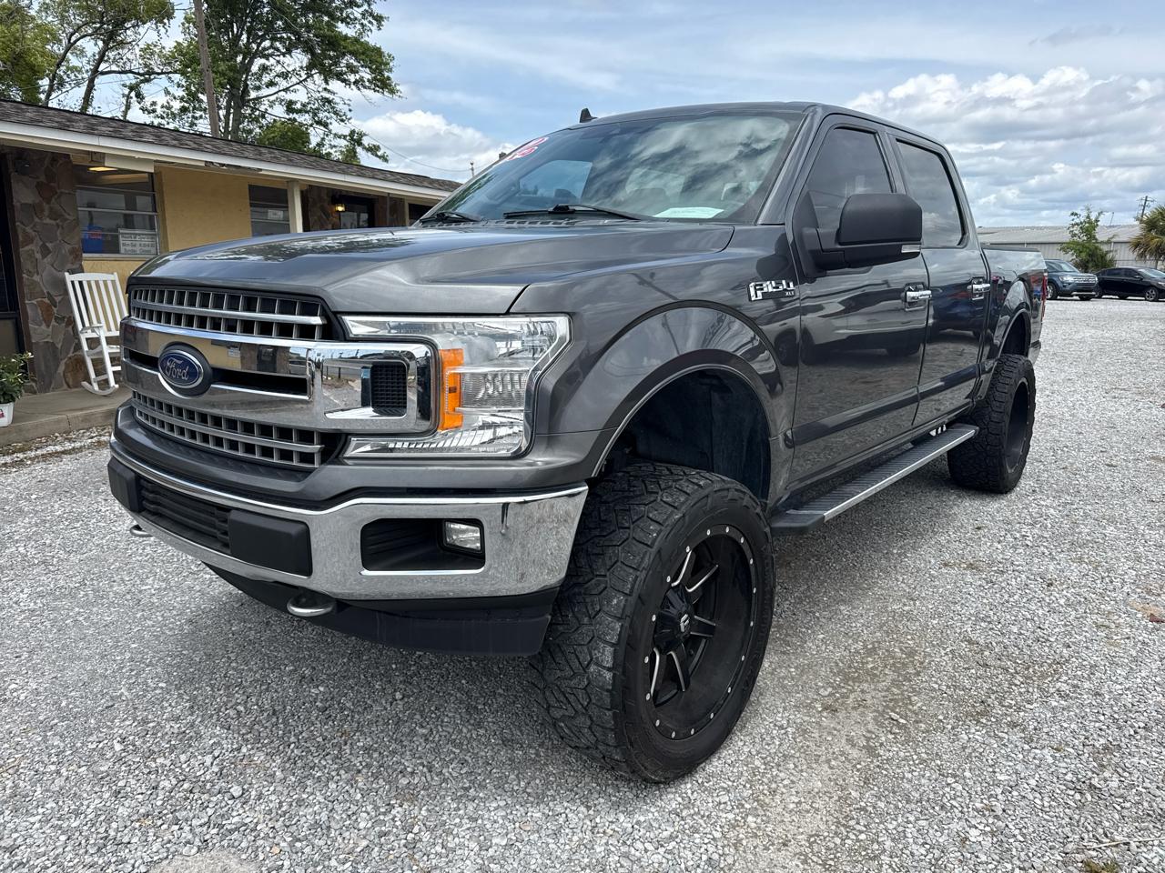 Ford F-150 4WD SuperCrew 139" XLT 2019