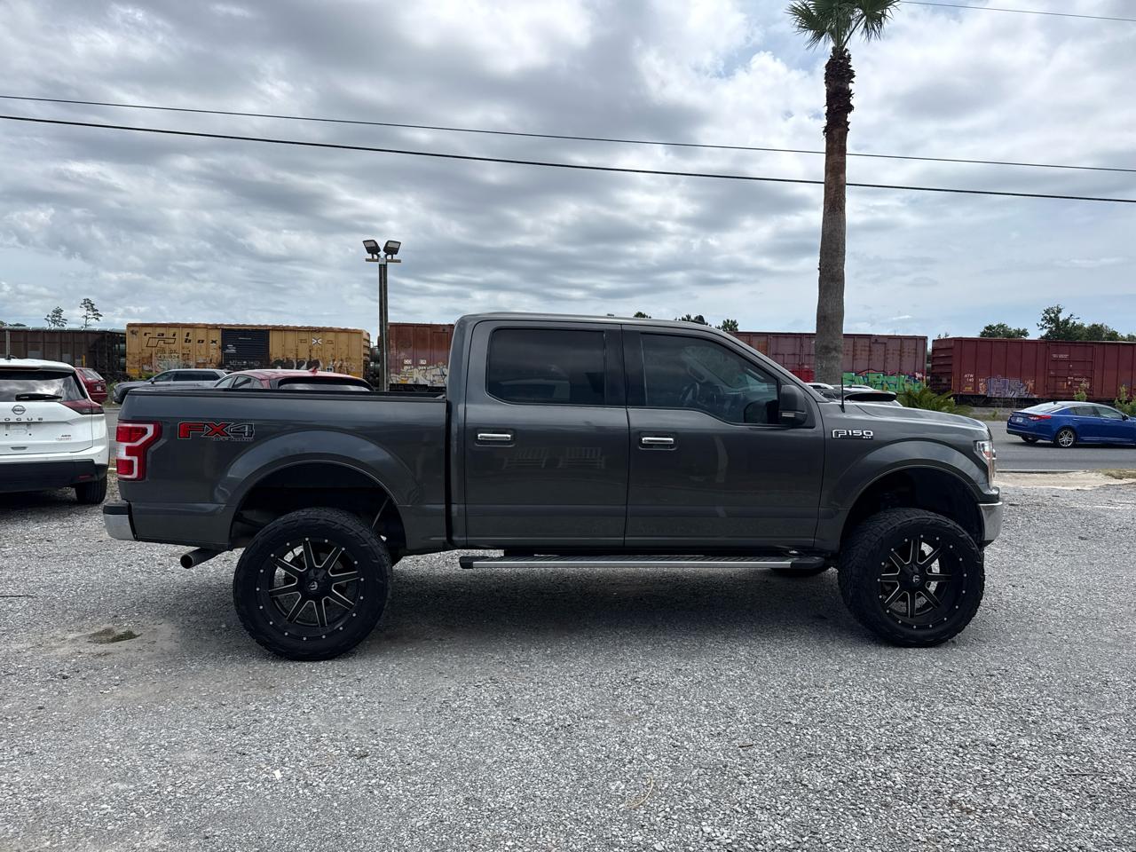 Ford F-150 4WD SuperCrew 139" XLT 2019