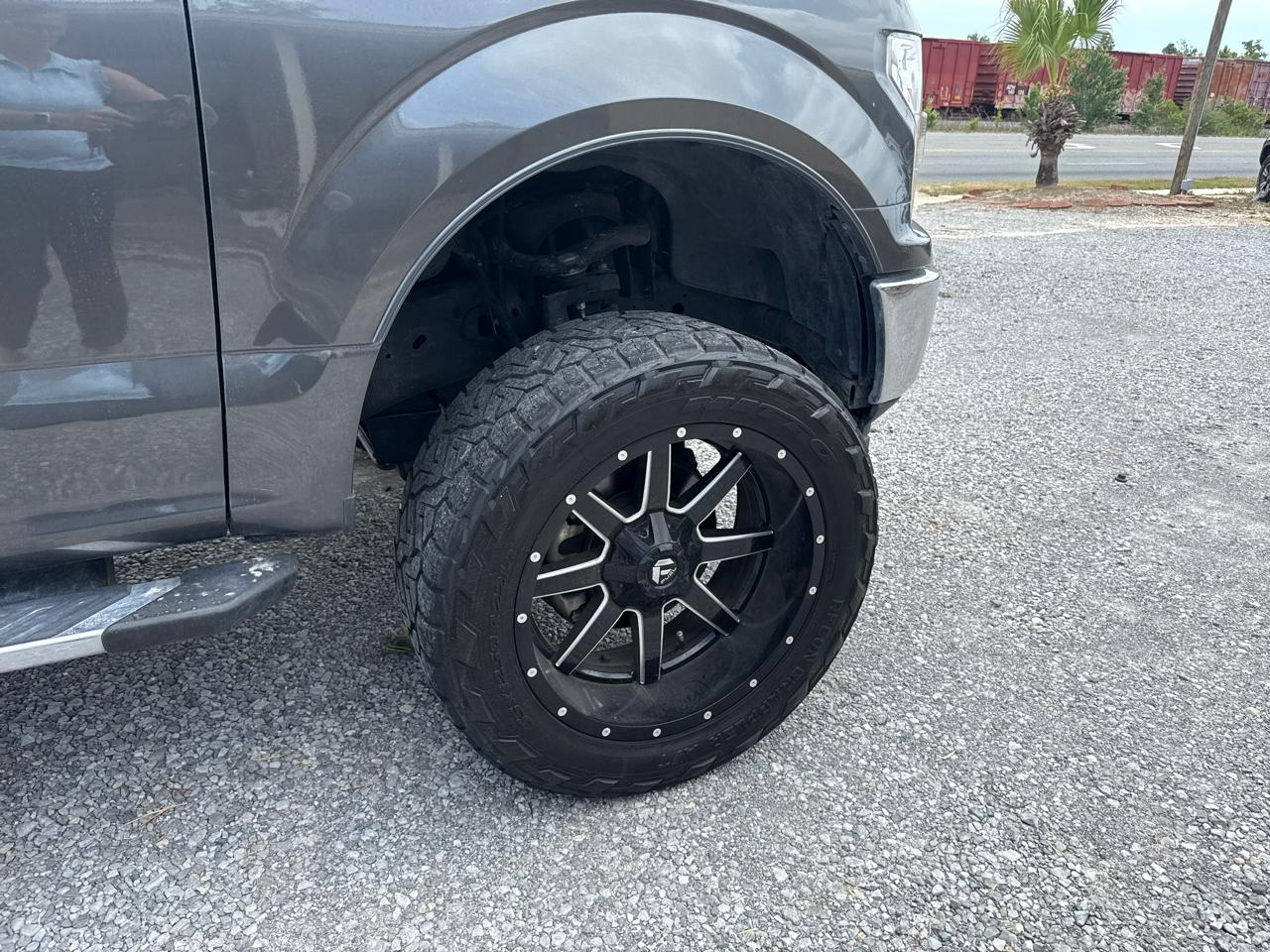 Ford F-150 4WD SuperCrew 139" XLT 2019