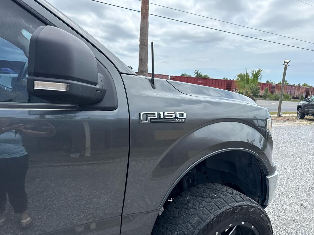 Ford F-150 4WD SuperCrew 139" XLT 2019