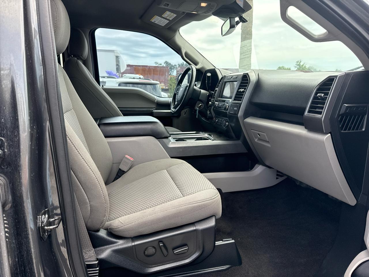 Ford F-150 4WD SuperCrew 139" XLT 2019