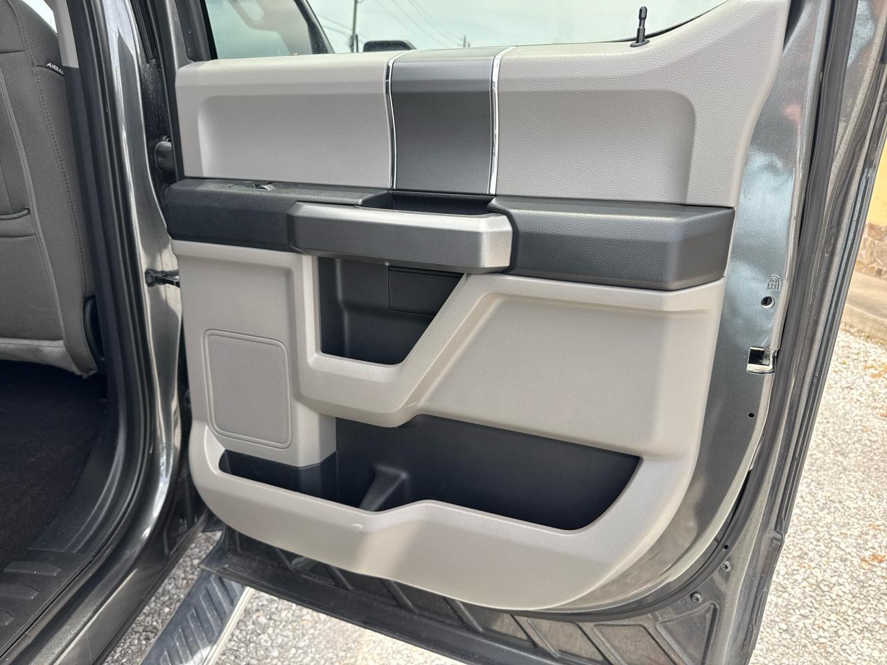 Ford F-150 4WD SuperCrew 139" XLT 2019