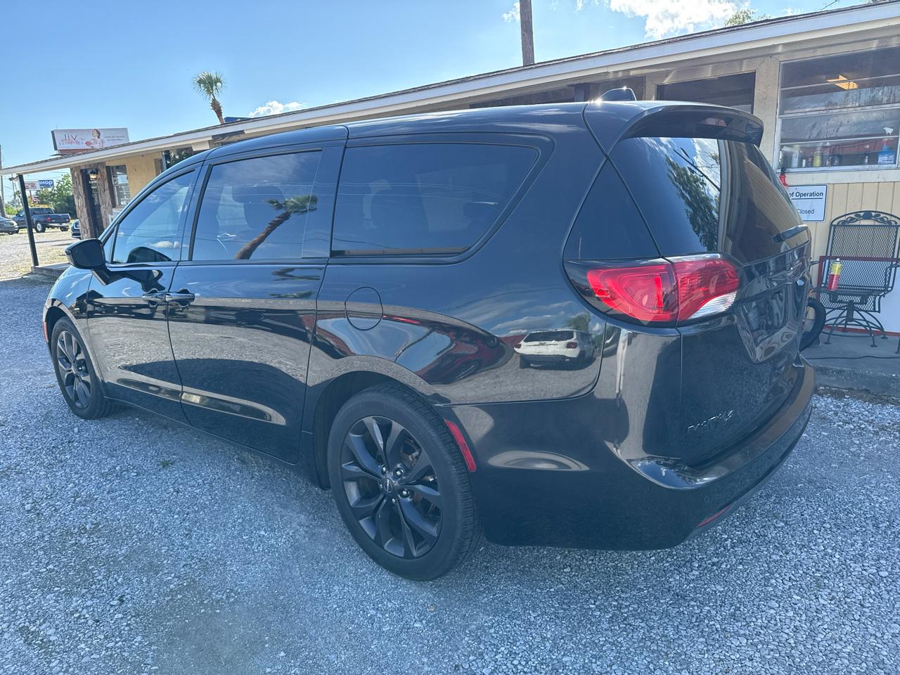 Chrysler Pacifica Touring Plus FWD 2019