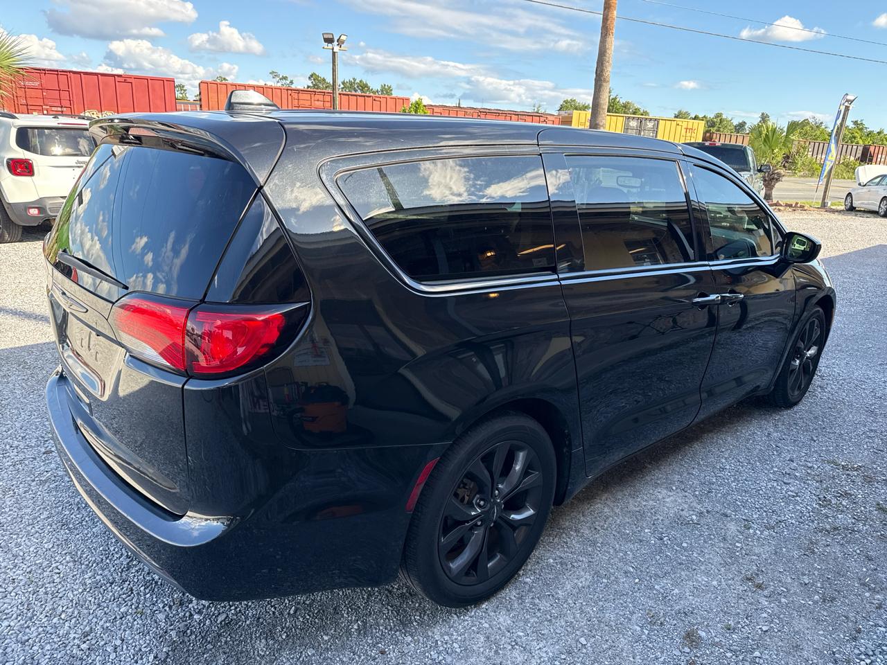 Chrysler Pacifica Touring Plus FWD 2019