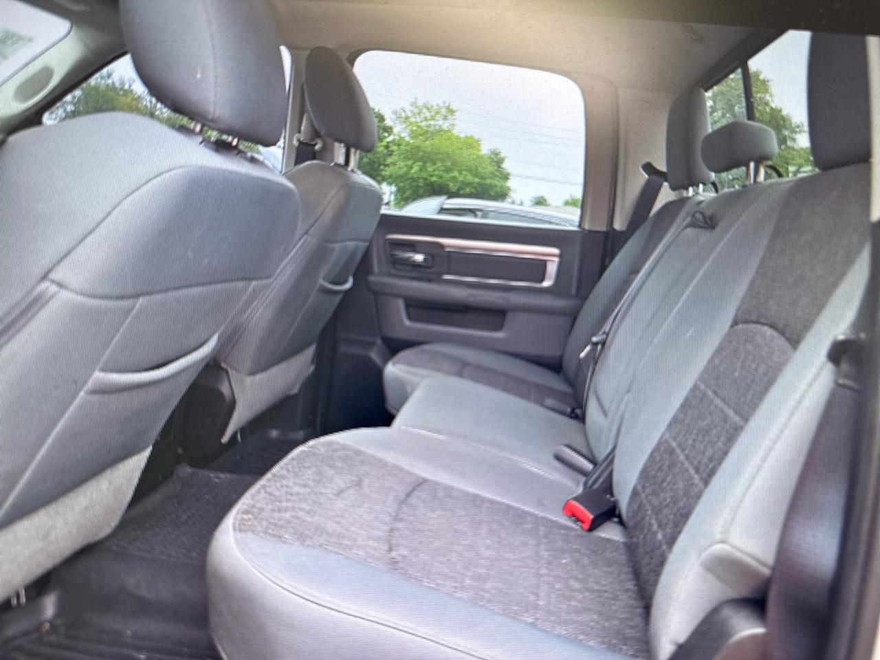 RAM 1500 4WD Crew Cab 140.5" Outdoorsman 2016