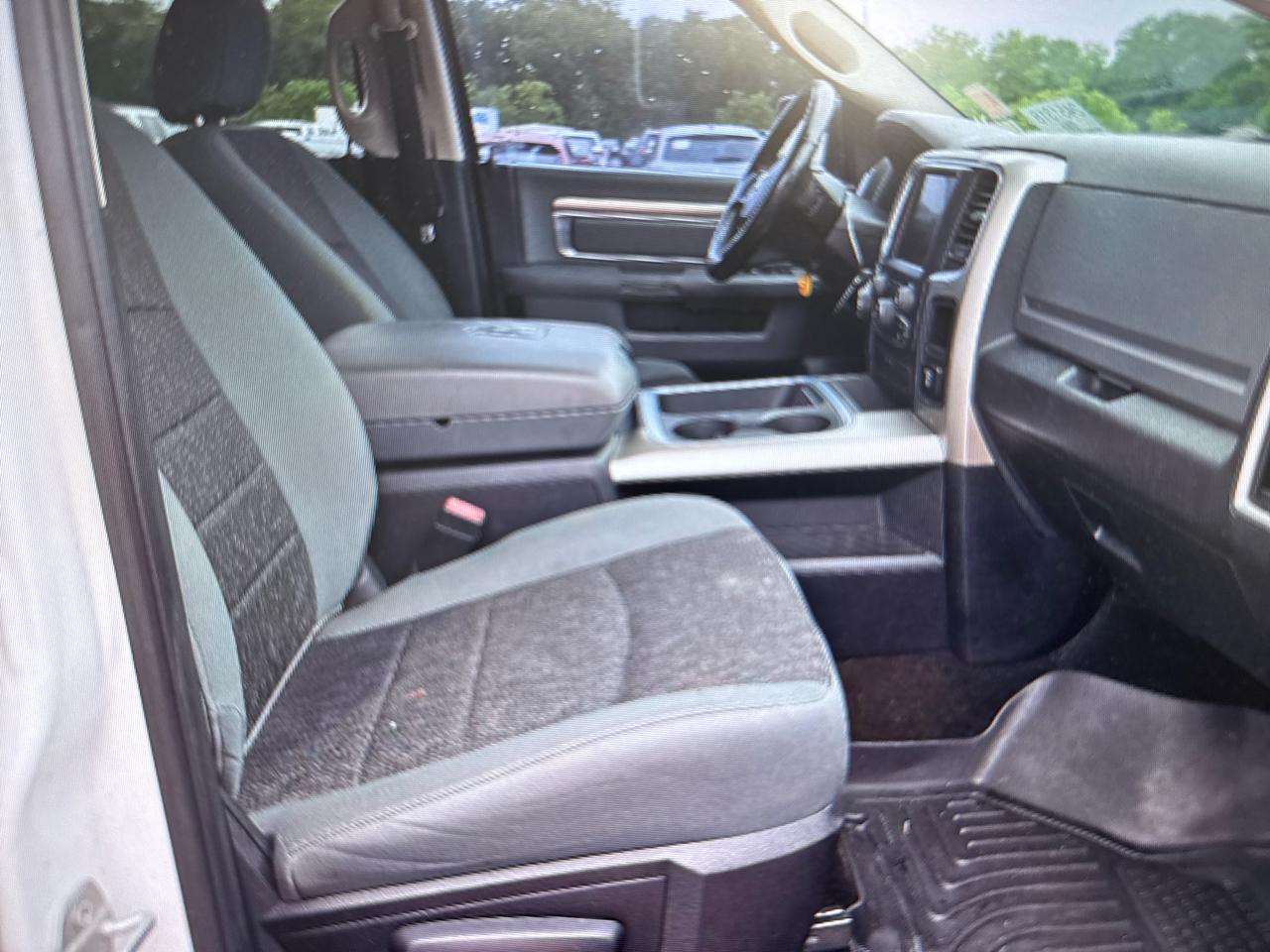 RAM 1500 4WD Crew Cab 140.5" Outdoorsman 2016