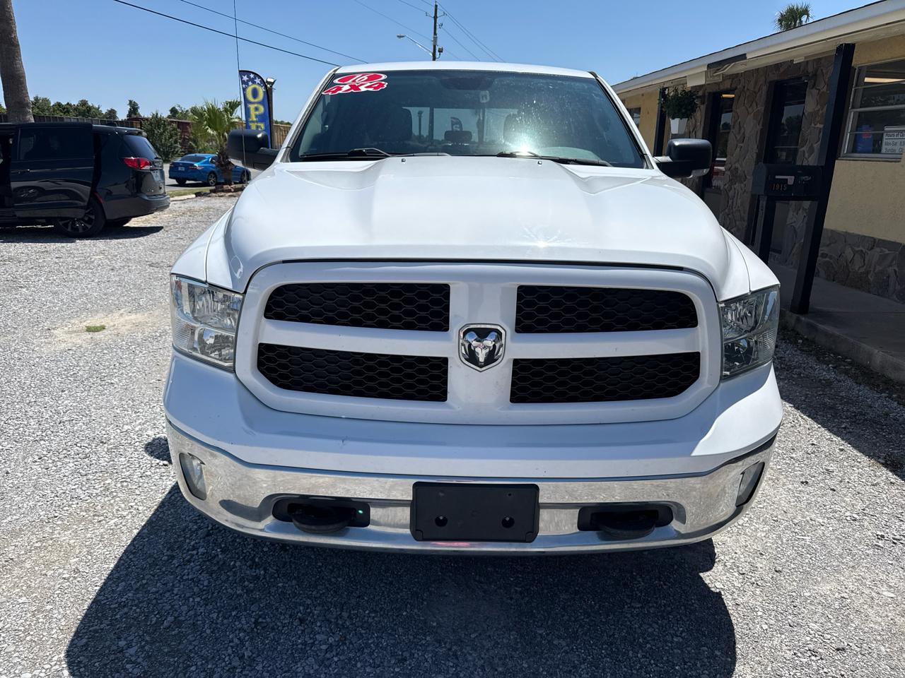 RAM 1500 4WD Crew Cab 140.5" Outdoorsman 2016