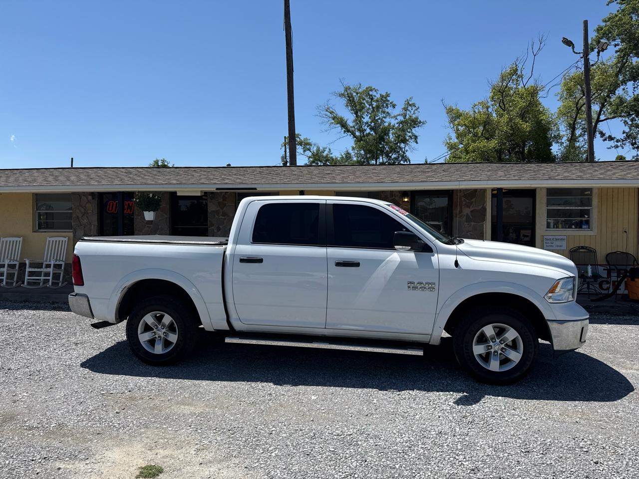 RAM 1500 4WD Crew Cab 140.5" Outdoorsman 2016