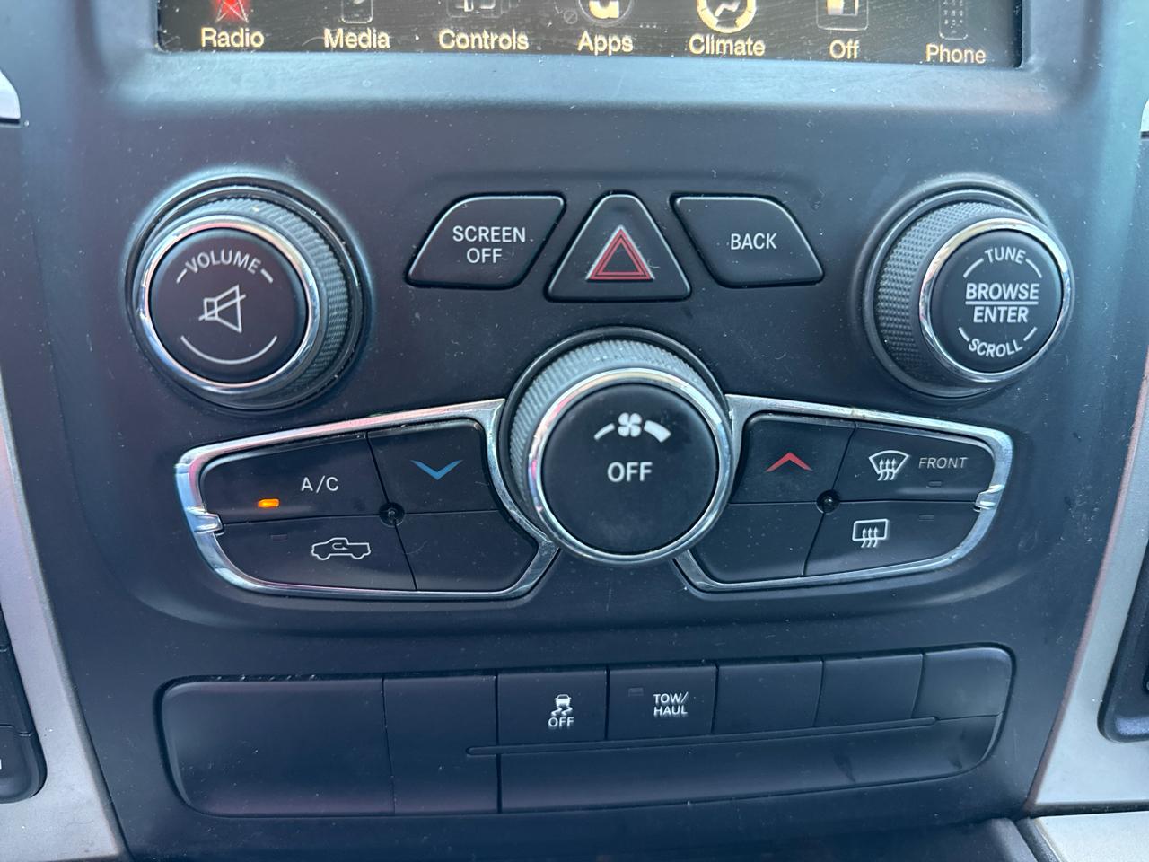 RAM 1500 4WD Crew Cab 140.5" Outdoorsman 2016