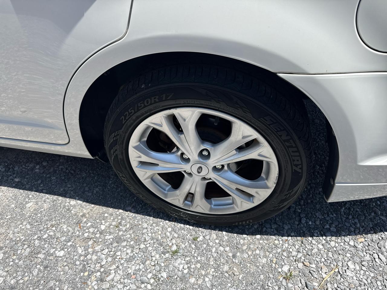 Ford Fusion 4dr Sdn SE FWD 2012