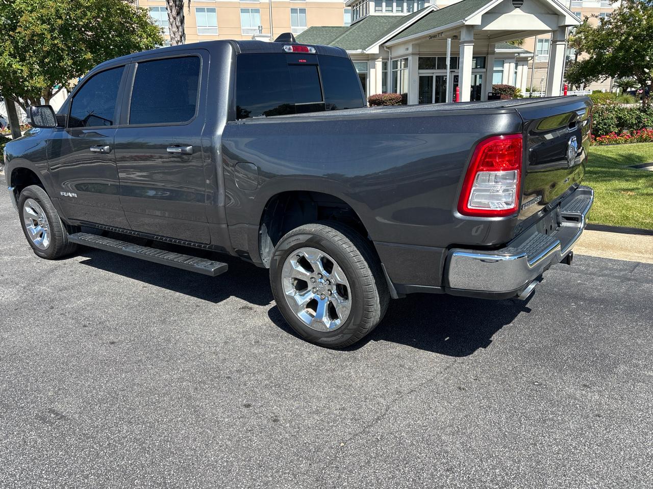 RAM 1500 Big Horn/Lone Star 4x2 Crew Cab 5'7" Box 2019