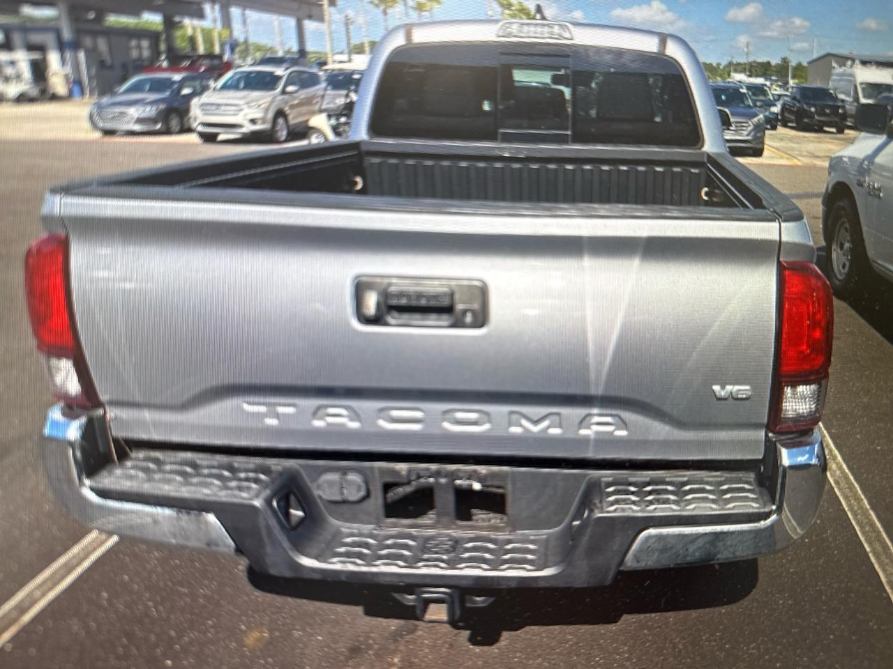 Toyota Tacoma 2WD SR5 Double Cab 5' Bed V6 AT (Natl) 2020