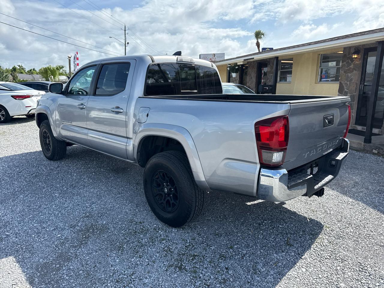 Toyota Tacoma 2WD SR5 Double Cab 5' Bed V6 AT (Natl) 2020