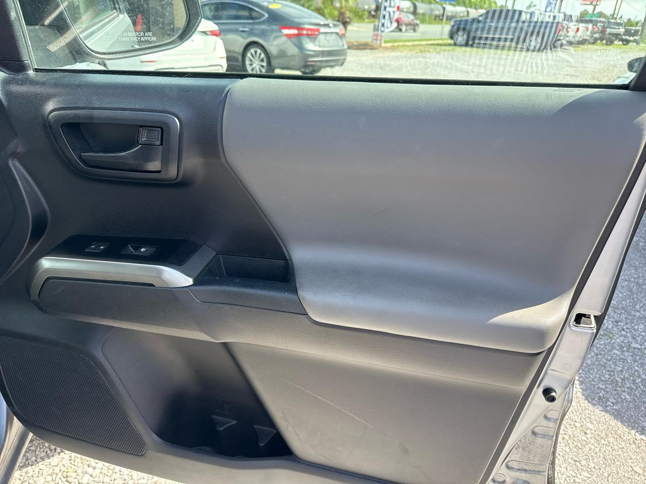 Toyota Tacoma 2WD SR5 Double Cab 5' Bed V6 AT (Natl) 2020