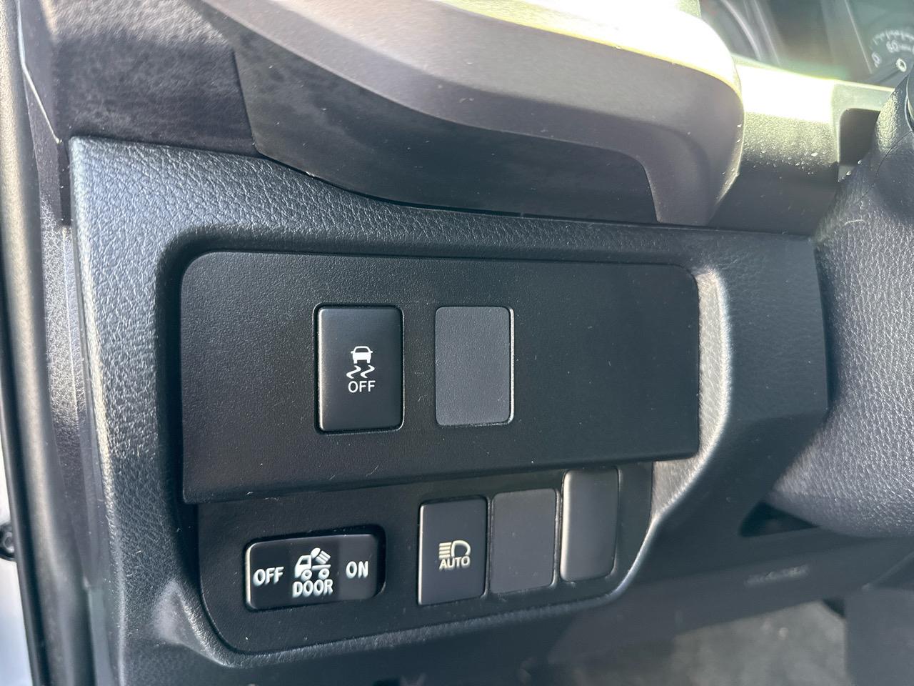Toyota Tacoma 2WD SR5 Double Cab 5' Bed V6 AT (Natl) 2020