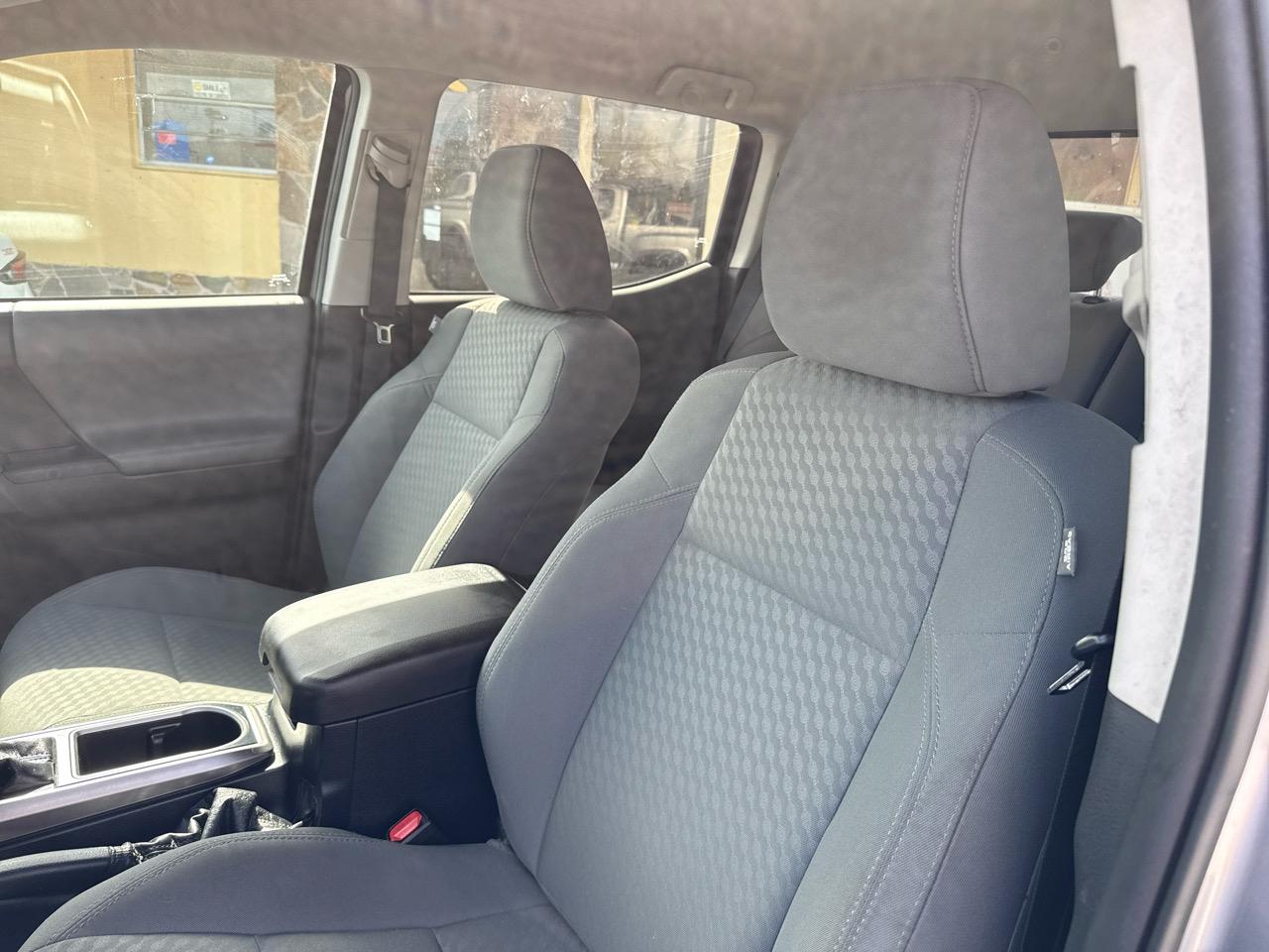 Toyota Tacoma 2WD SR5 Double Cab 5' Bed V6 AT (Natl) 2020