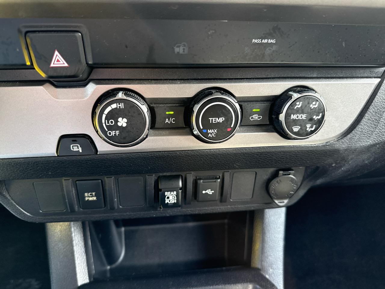 Toyota Tacoma 2WD SR5 Double Cab 5' Bed V6 AT (Natl) 2020
