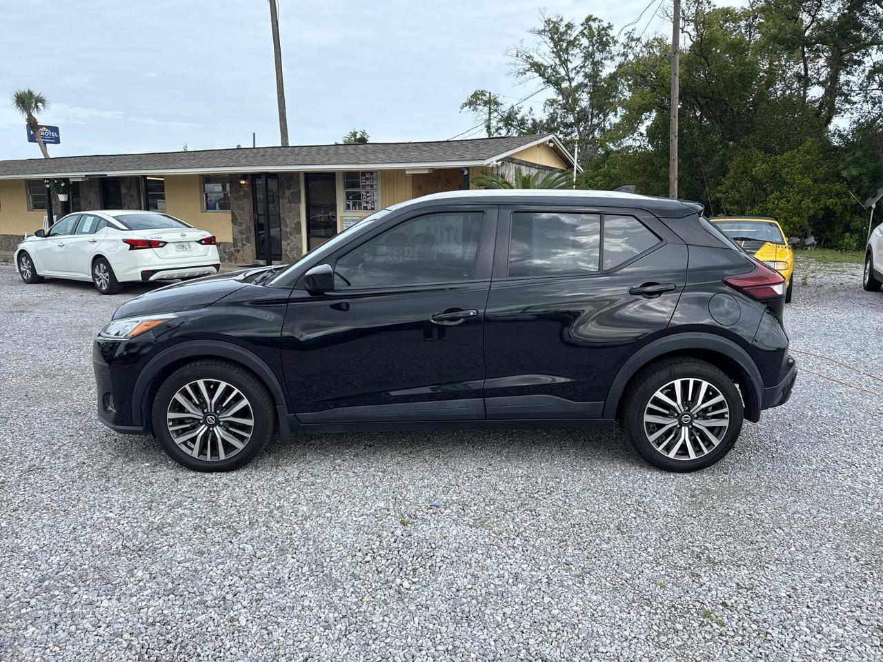 Nissan Kicks SV FWD 2021