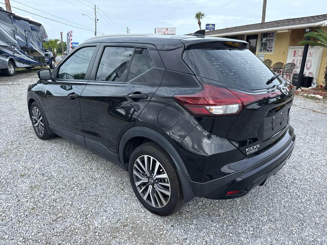 Nissan Kicks SV FWD 2021