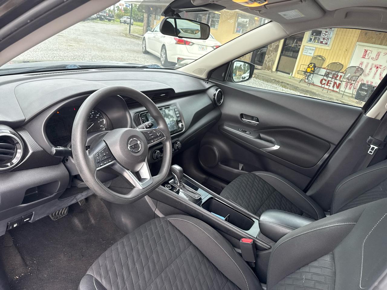 Nissan Kicks SV FWD 2021
