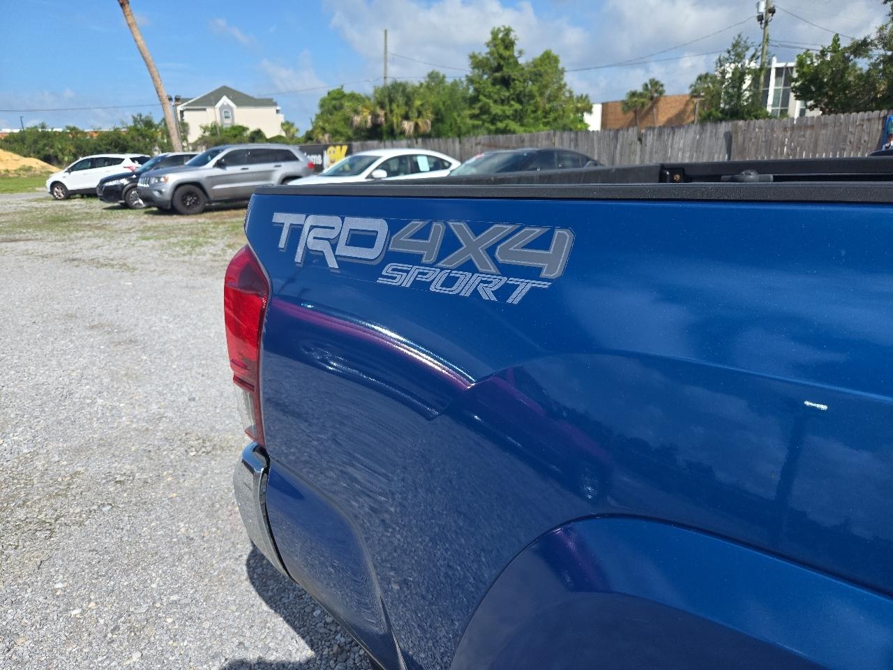 Toyota Tacoma TRD Off Road Double Cab 5' Bed V6 4x4 MT (Natl) 2018