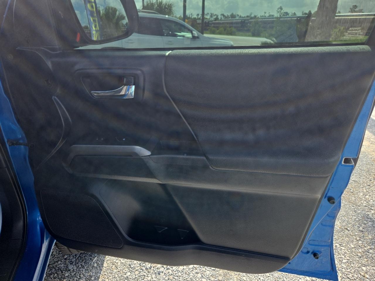 Toyota Tacoma TRD Off Road Double Cab 5' Bed V6 4x4 MT (Natl) 2018