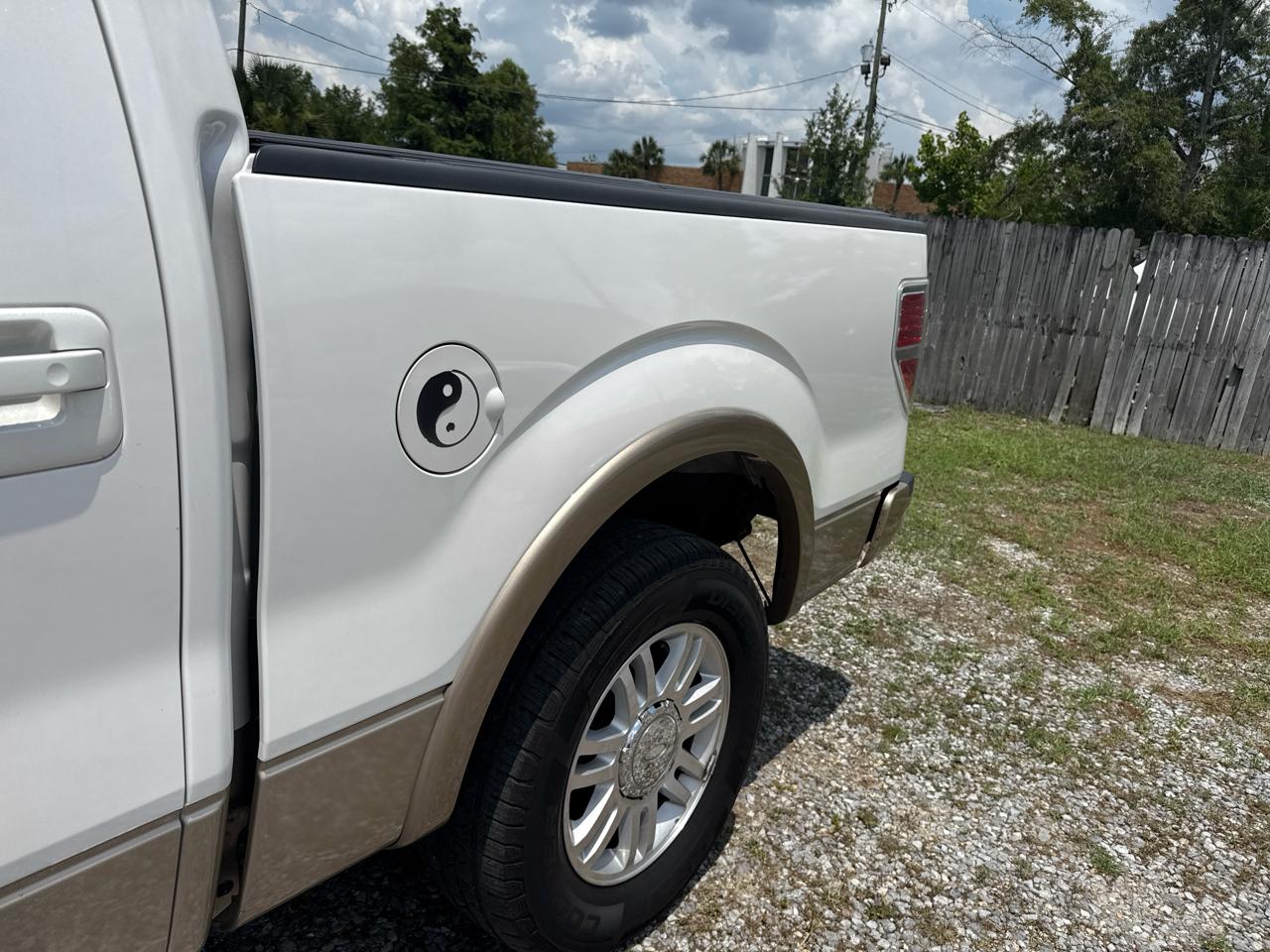 Ford F-150 2WD SuperCrew 145" Lariat 2012