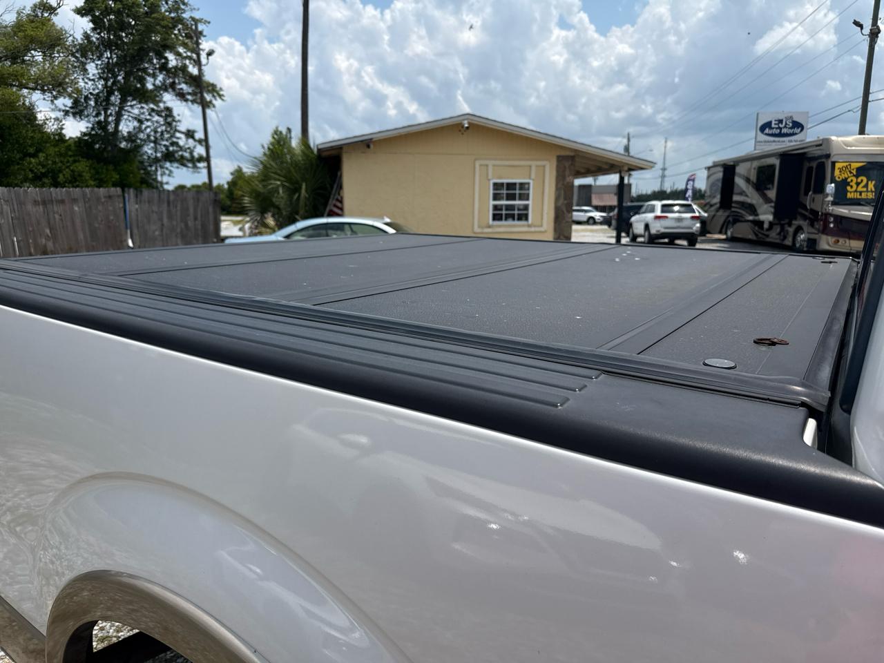 Ford F-150 2WD SuperCrew 145" Lariat 2012