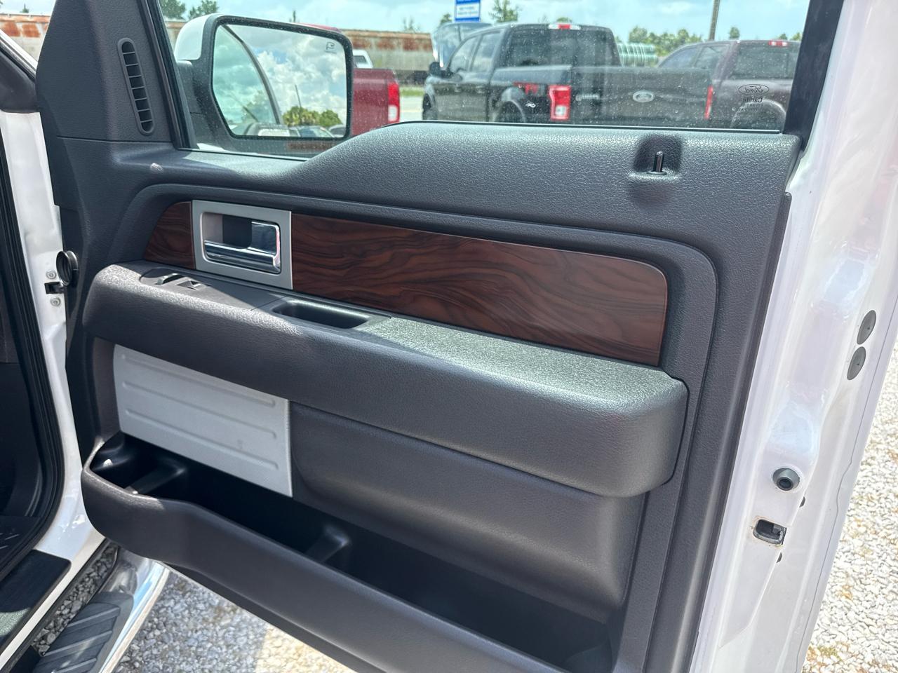 Ford F-150 2WD SuperCrew 145" Lariat 2012