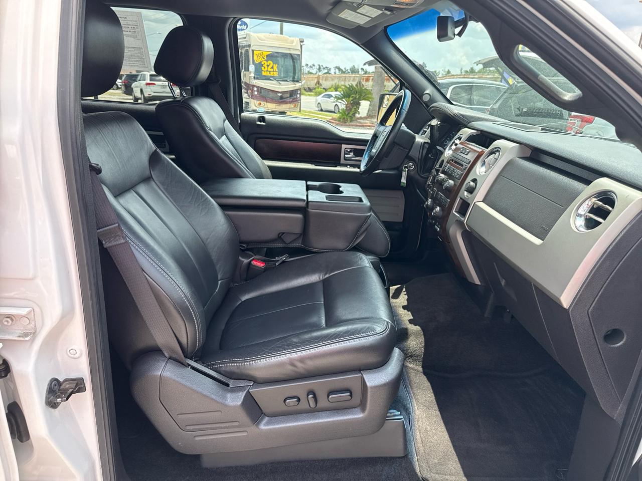 Ford F-150 2WD SuperCrew 145" Lariat 2012