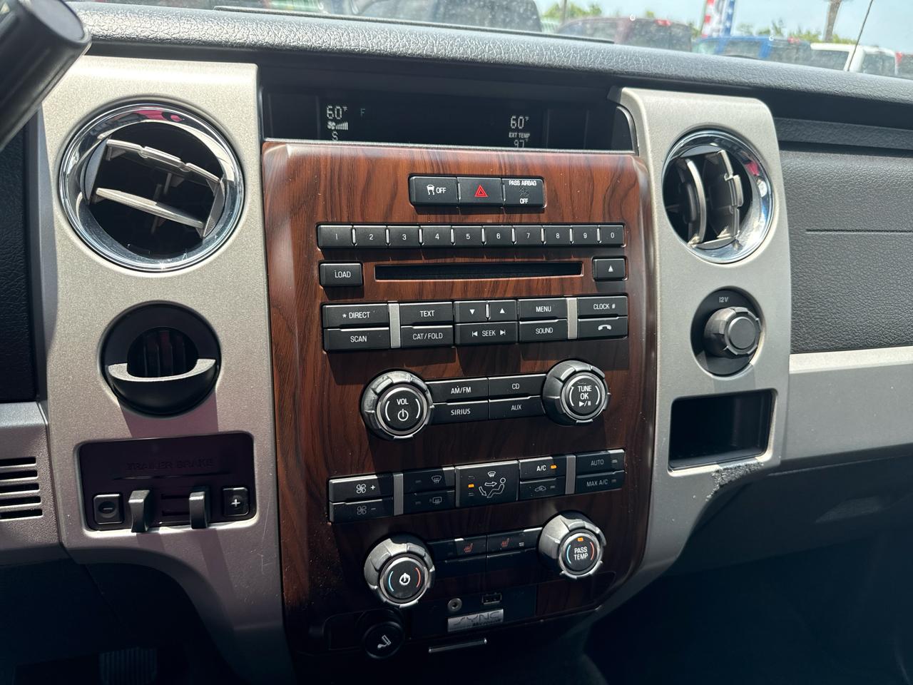 Ford F-150 2WD SuperCrew 145" Lariat 2012