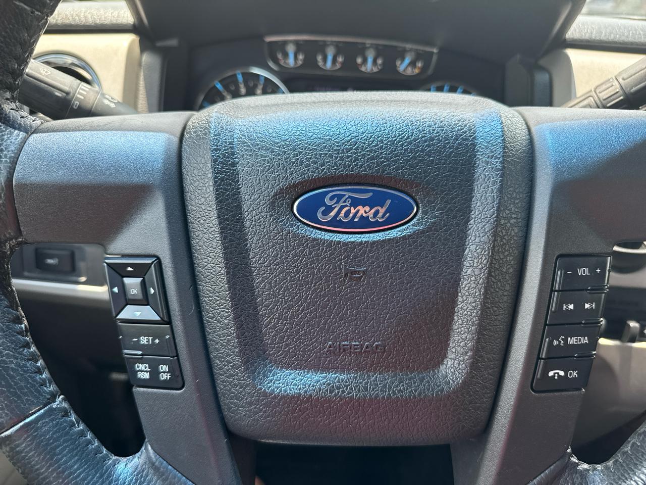 Ford F-150 2WD SuperCrew 145" Lariat 2012