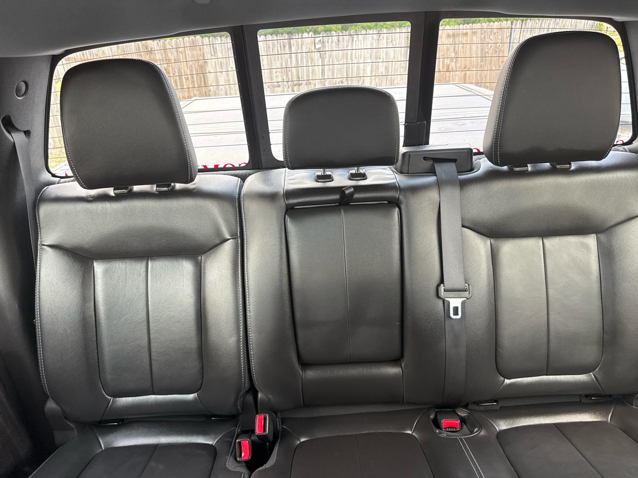 Ford F-150 2WD SuperCrew 145" Lariat 2012
