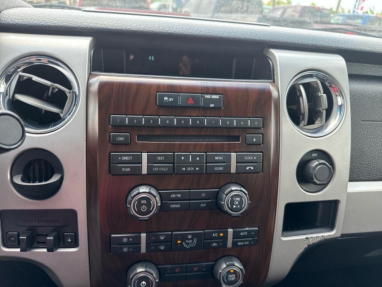 Ford F-150 2WD SuperCrew 145" Lariat 2012
