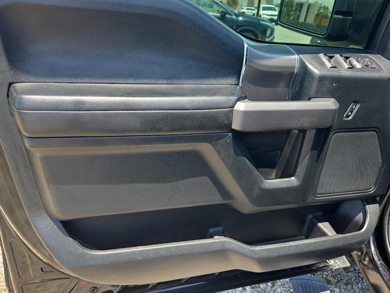 Ford F-150 4WD SuperCrew 150" XLT 2016