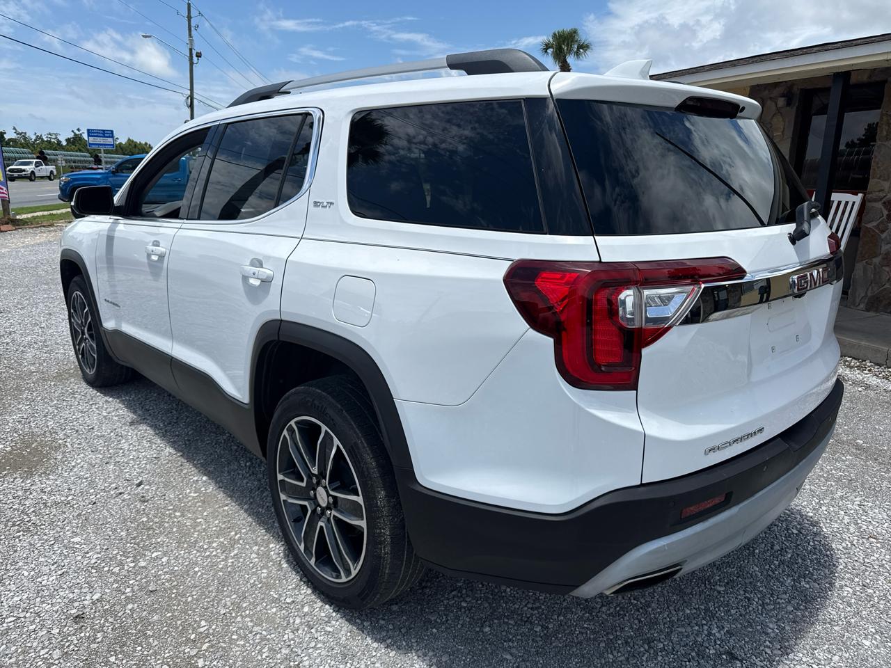 GMC Acadia FWD 4dr SLT 2023