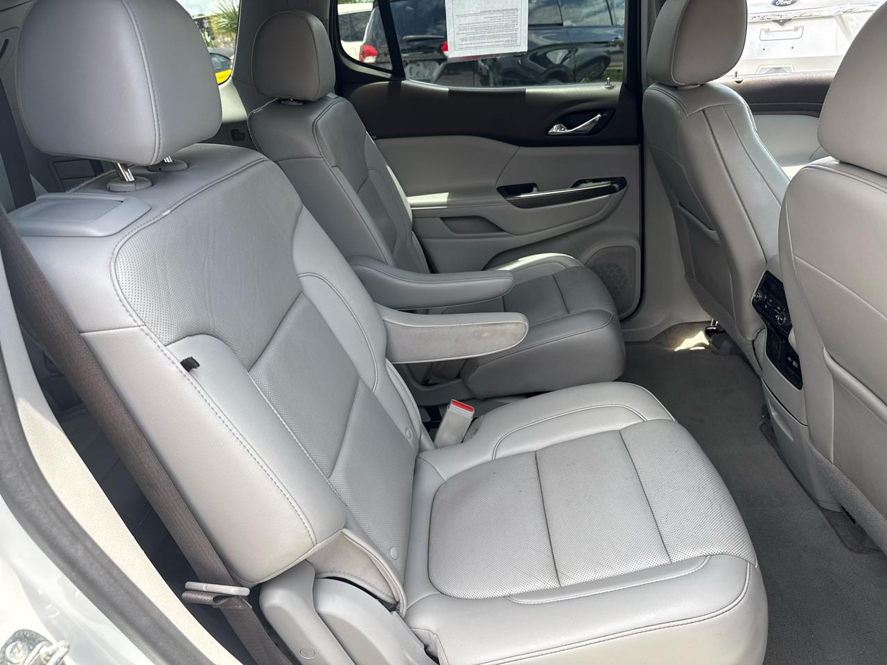 GMC Acadia FWD 4dr SLT 2023
