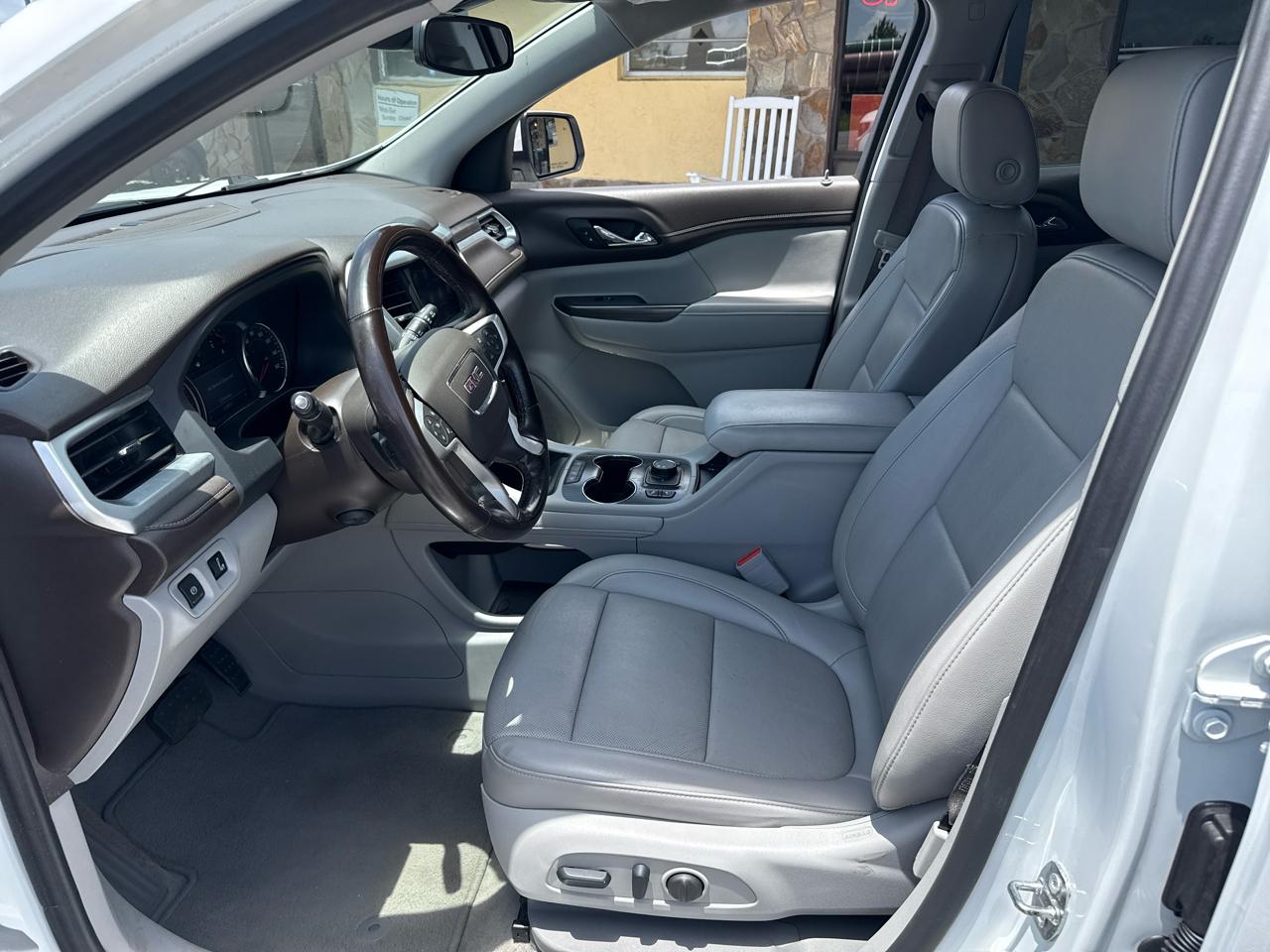 GMC Acadia FWD 4dr SLT 2023