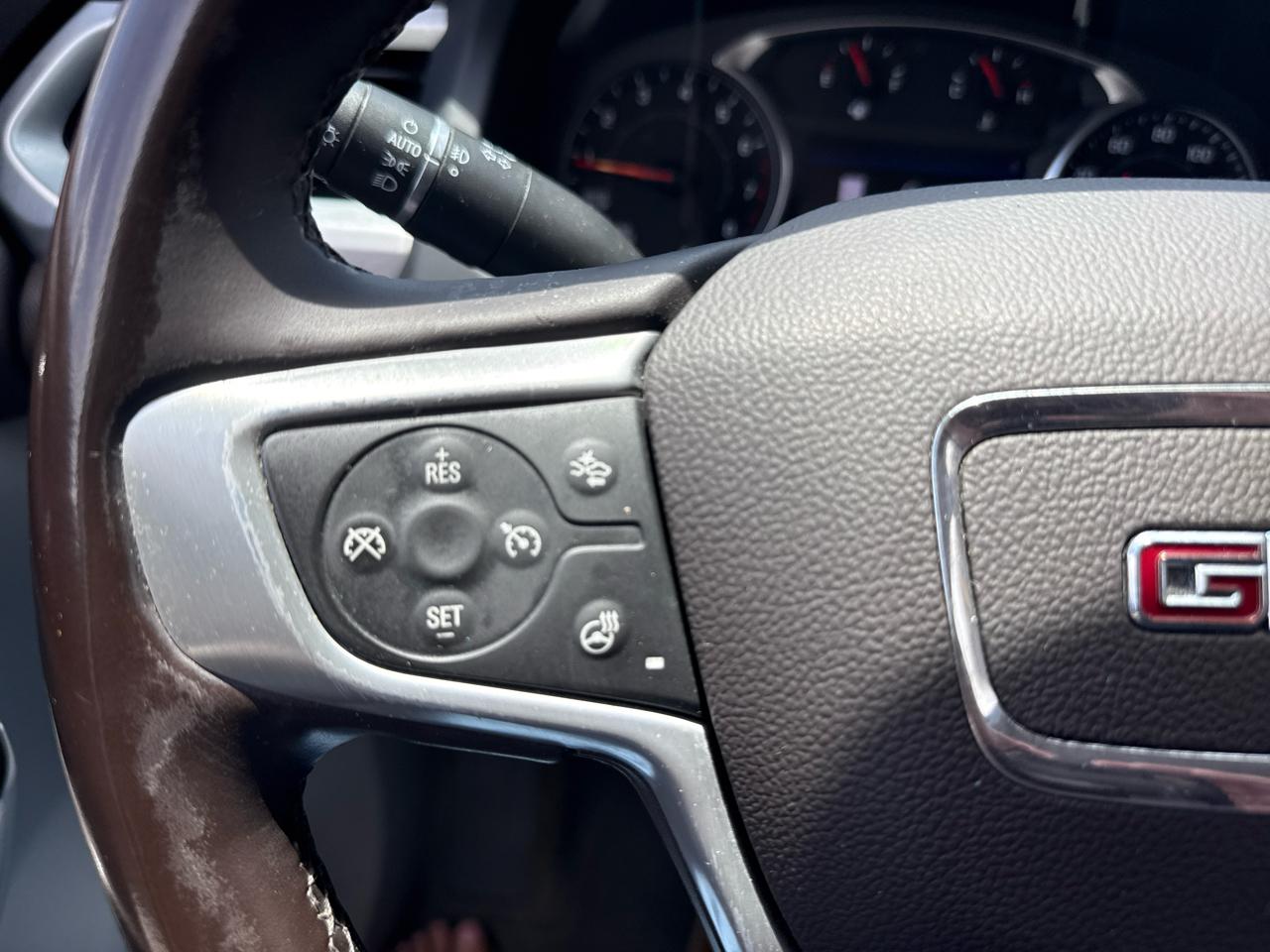 GMC Acadia FWD 4dr SLT 2023