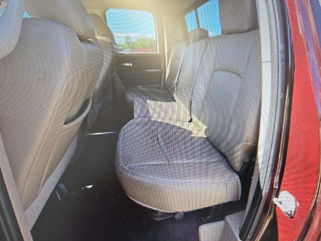 RAM 1500 2WD Quad Cab 140.5" Laramie 2012