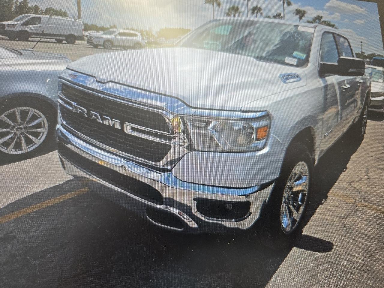 RAM 1500 Big Horn/Lone Star 4x4 Crew Cab 5'7" Box 2019