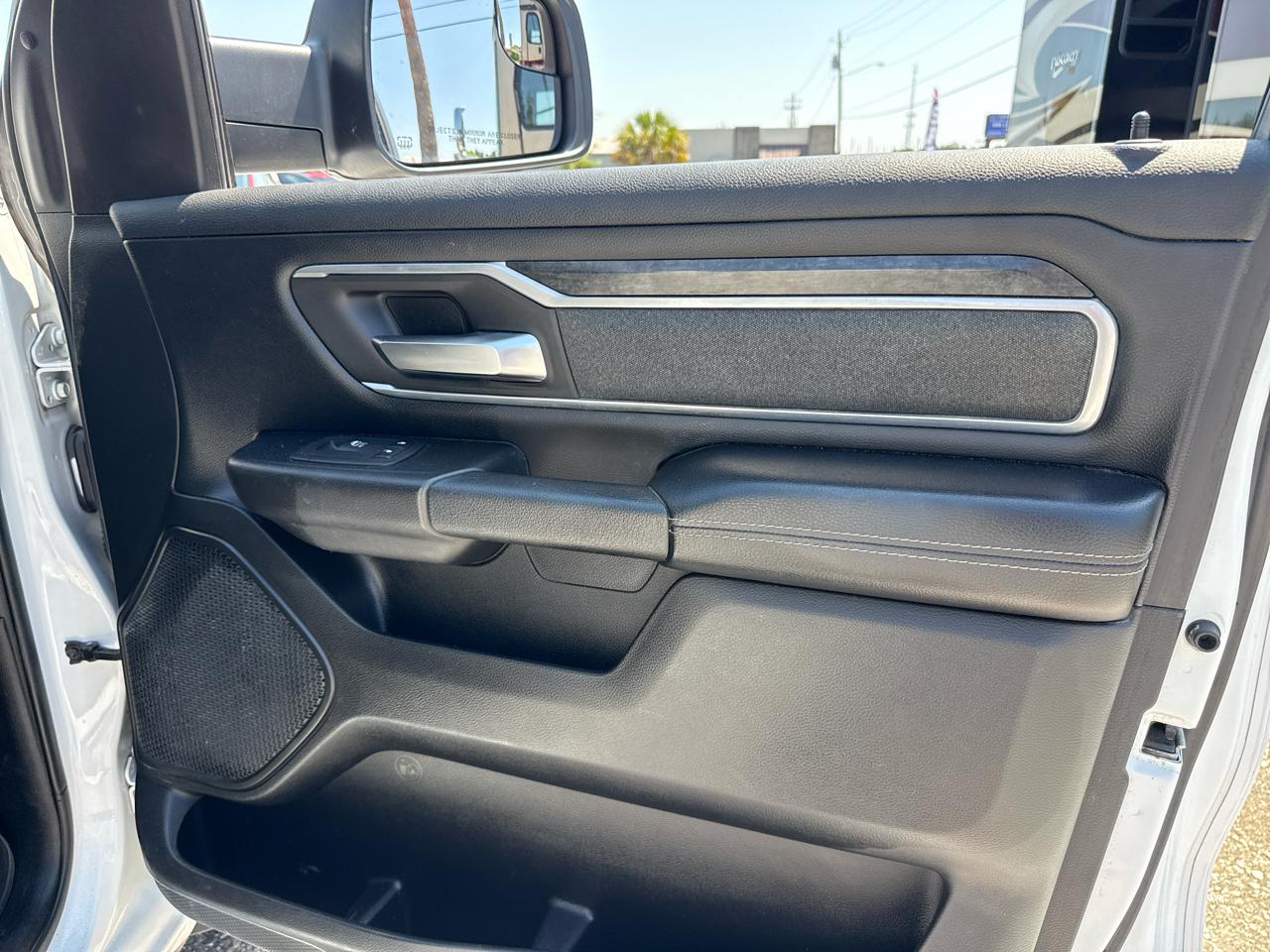 RAM 1500 Big Horn/Lone Star 4x4 Crew Cab 5'7" Box 2019