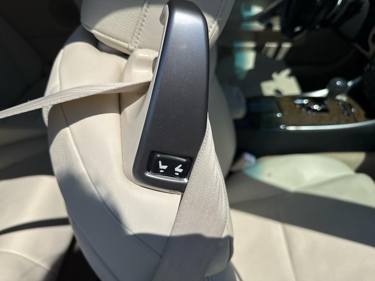 Lexus IS 350C 2dr Conv 2010