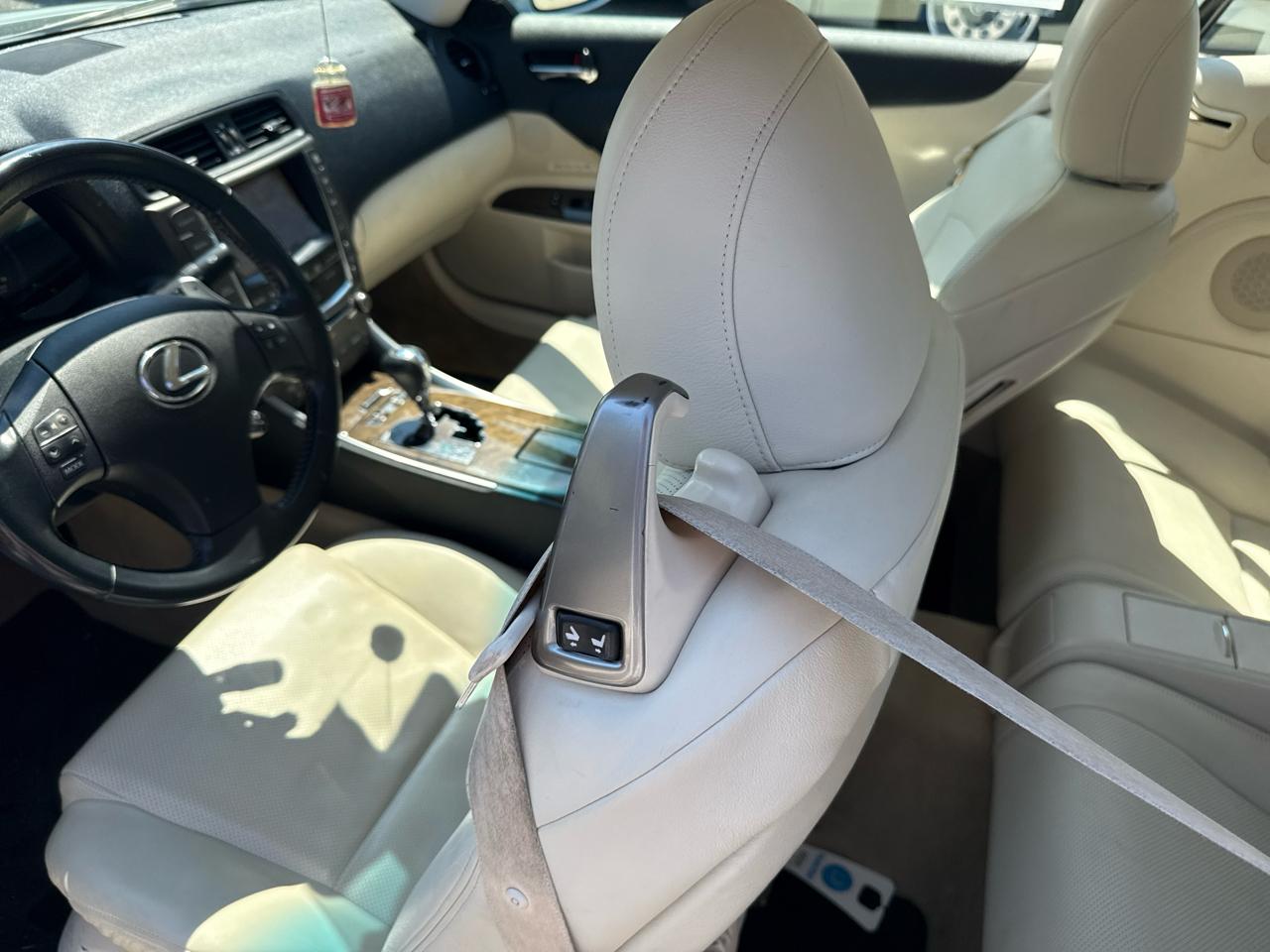 Lexus IS 350C 2dr Conv 2010