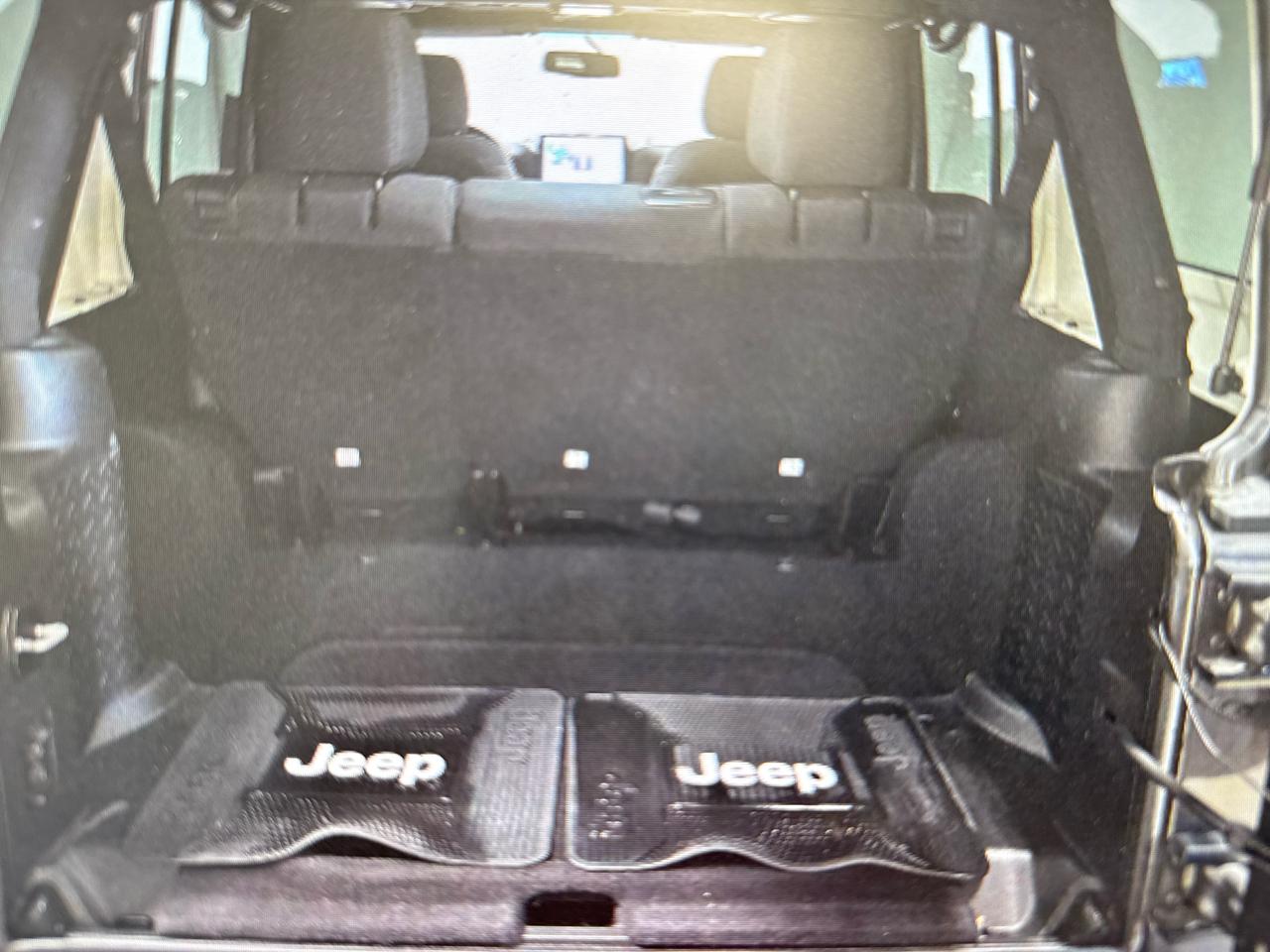 Jeep Wrangler Unlimited 4WD 4dr Sport 2016