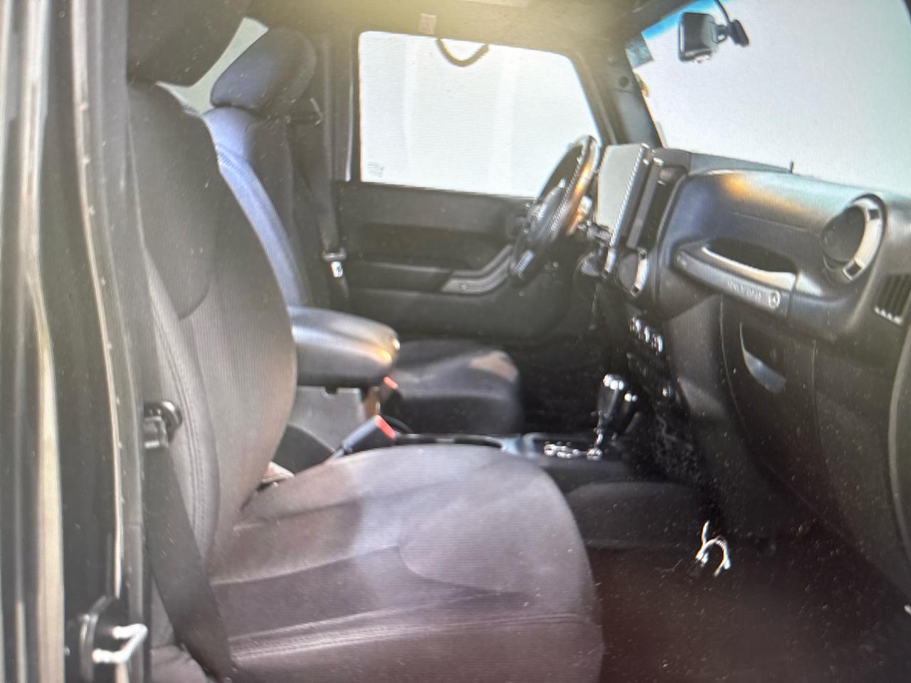 Jeep Wrangler Unlimited 4WD 4dr Sport 2016