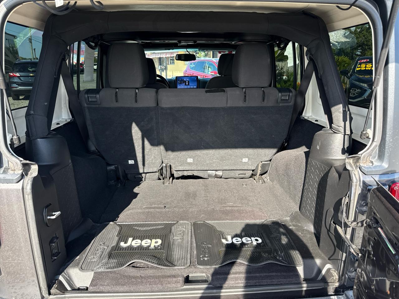 Jeep Wrangler Unlimited 4WD 4dr Sport 2016