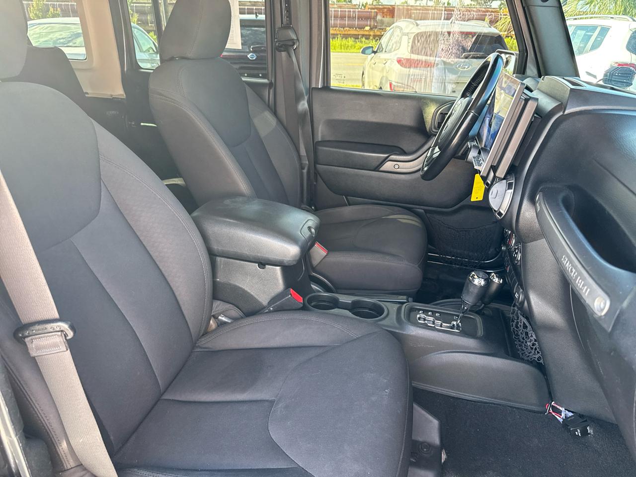 Jeep Wrangler Unlimited 4WD 4dr Sport 2016