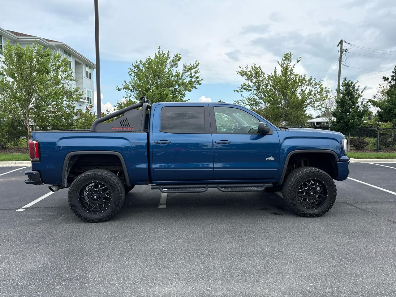 GMC Sierra 1500 4WD Crew Cab 143.5" SLT 2016
